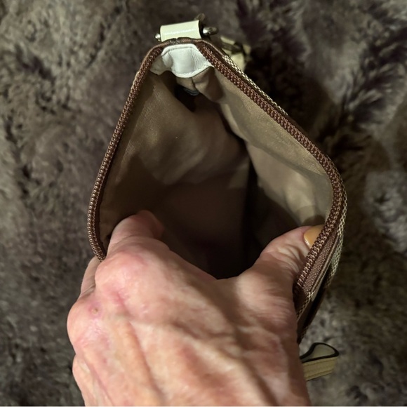 Coach Signature Brown and Cream Crossbody Bag. Absolutely adorable  super clean - Picture 7 of 11